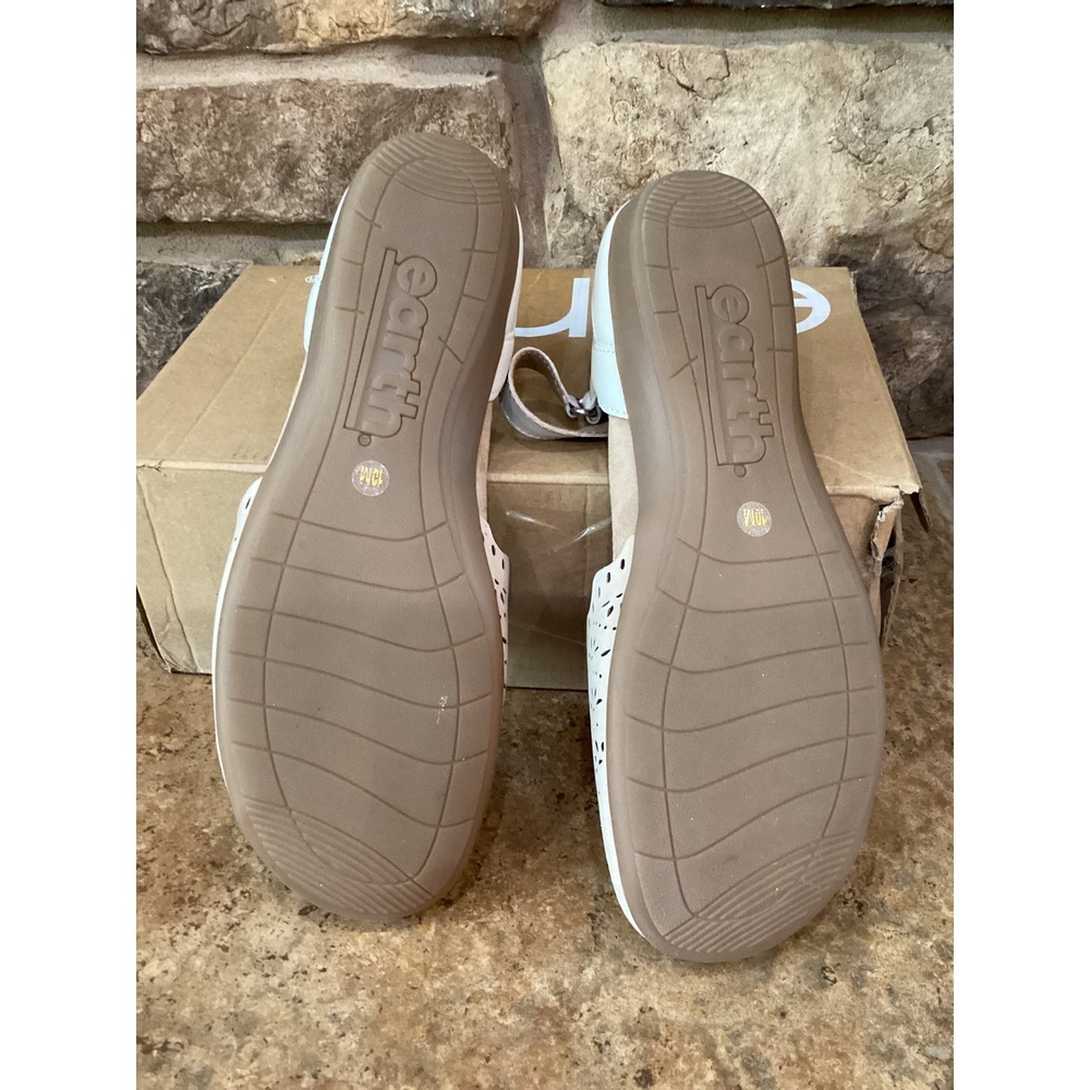 Earth Origins Etbetti Ivory Leather Laser Cut Mary Jane Flats Size 10M New - Picture 4 of 8